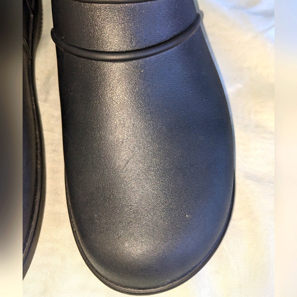 Crocs Women's Slip Resistant Clogs - Picture 3 of 12